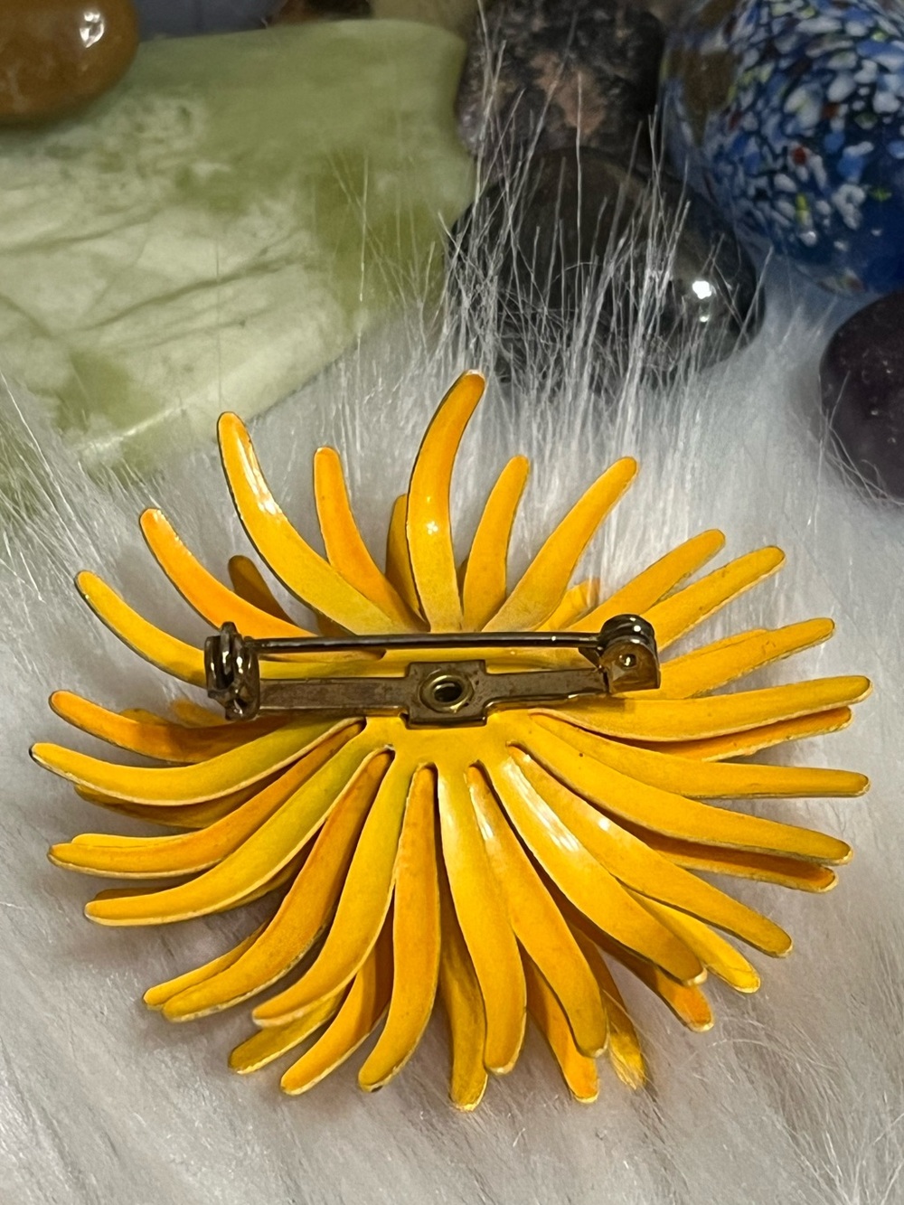 Vintage Polka Dot Metal Brooch - Picture 7 of 11